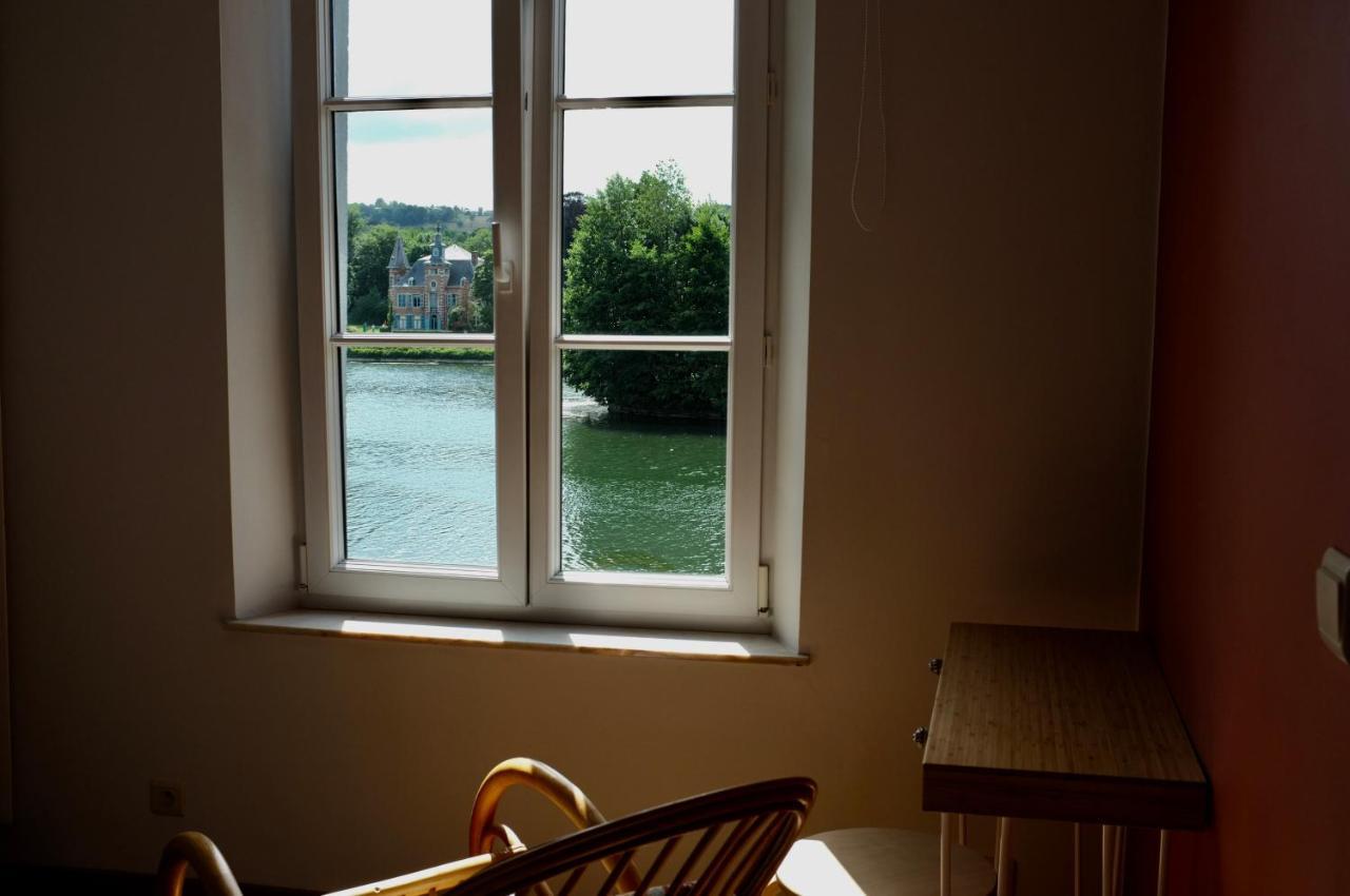 Gite Bord De Meuse Namur Bagian luar foto